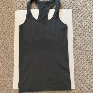 EUC swift tank size 2 Heathered black